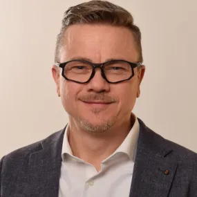 Mr Thomas Bottger_1000x1000